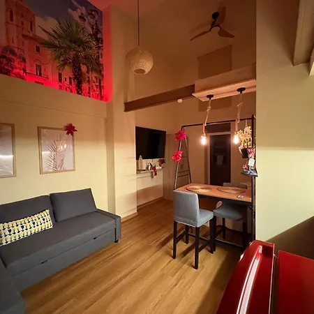 2 Port Apartment *