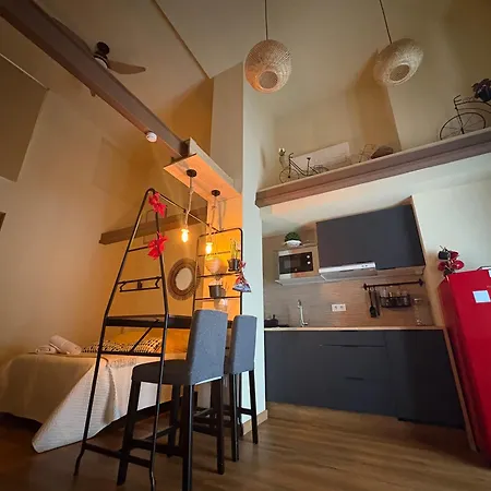 2 Port Apartment